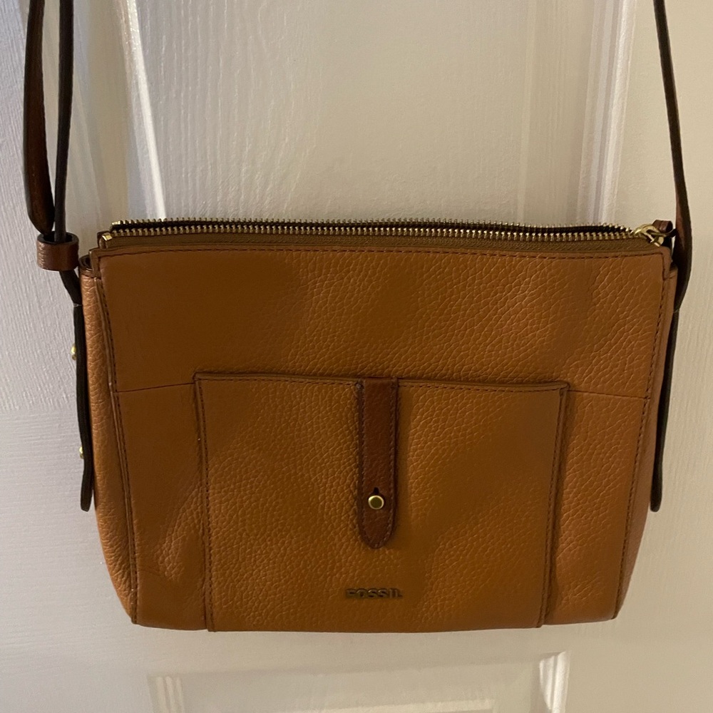 EUC Fossil Tan Leather Crossbody Bag